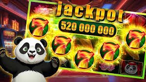 bm688 Video Slots Jackpot ဆုကြီး ရရှိနေသော မြန်မာ ကစားသမား မိုဘိုင်းဖုန်းပေါ်တွင် ကစားနေသည့် မြင်ကွင်း